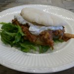 Libanesiske biffstrimler i pita med yoghurtsaus
