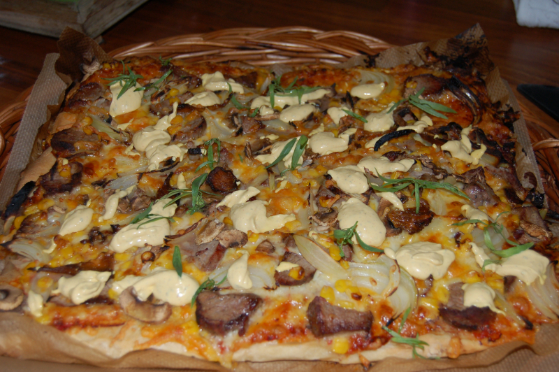 Pizza med biff og bearnaise