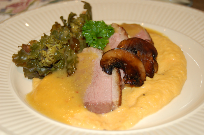 Andebryst med ferskensaus Andebryst med ferskensaus
