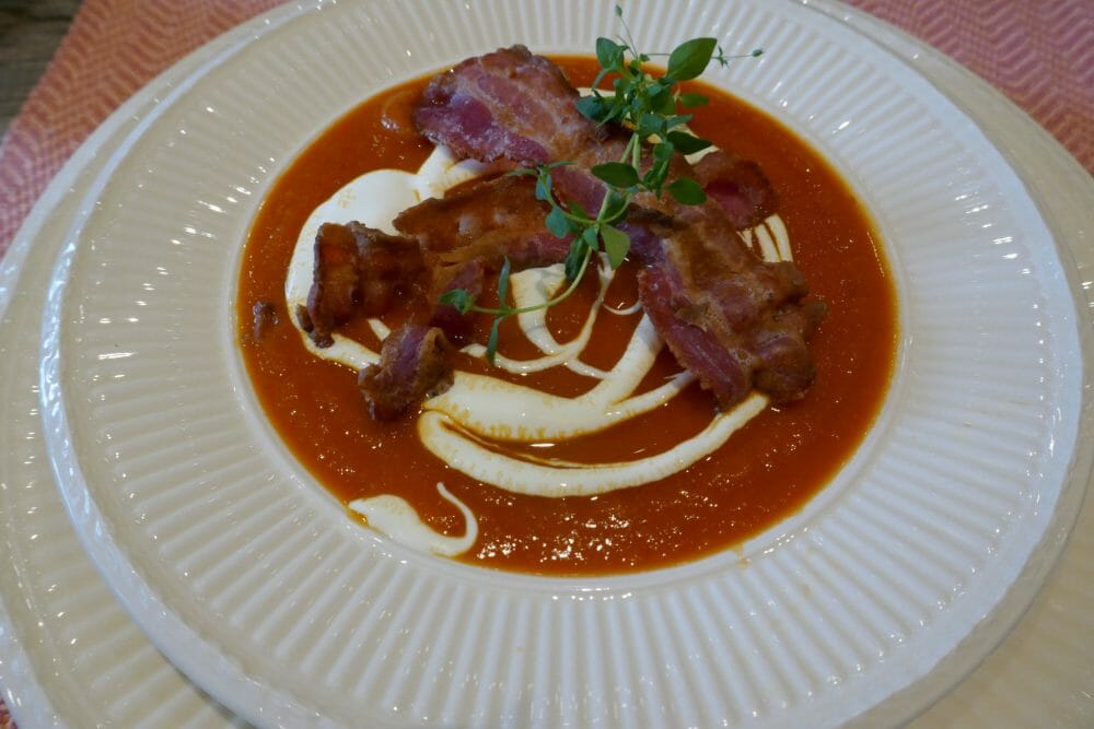 Tomatsuppe med bacon