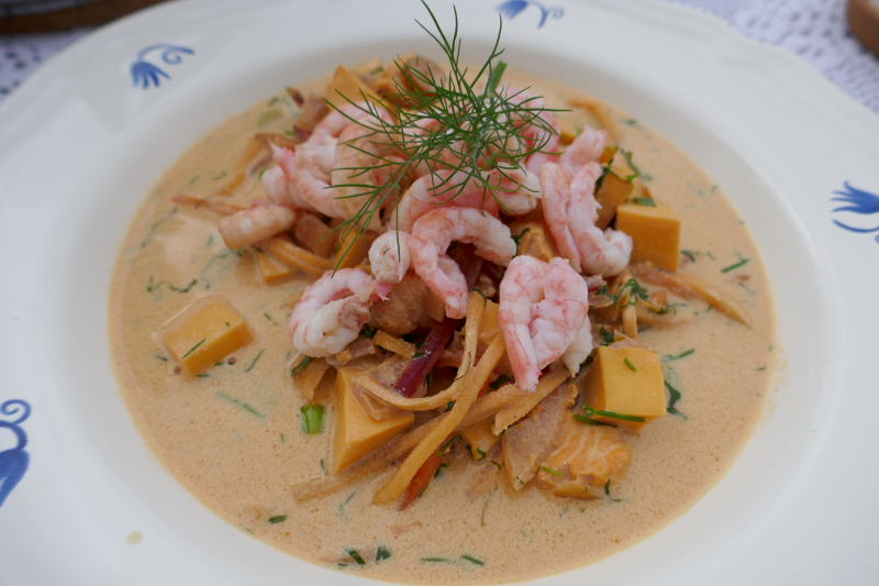 Fiskesuppe med fiskepudding Fiskesuppe med fiskepudding