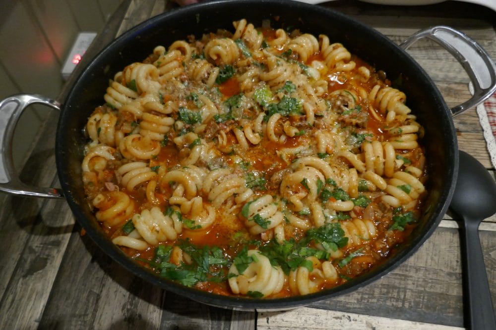 Pasta bolognese med ribberester