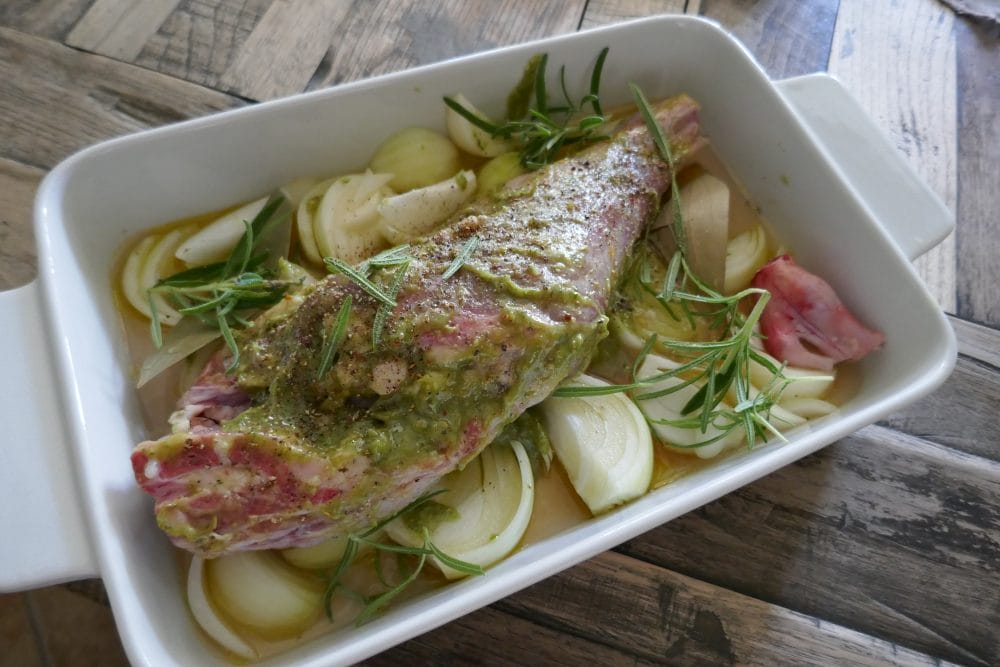 Bog av kje med brun saus og bakepotet Bog av kje med brun saus og bakepotet