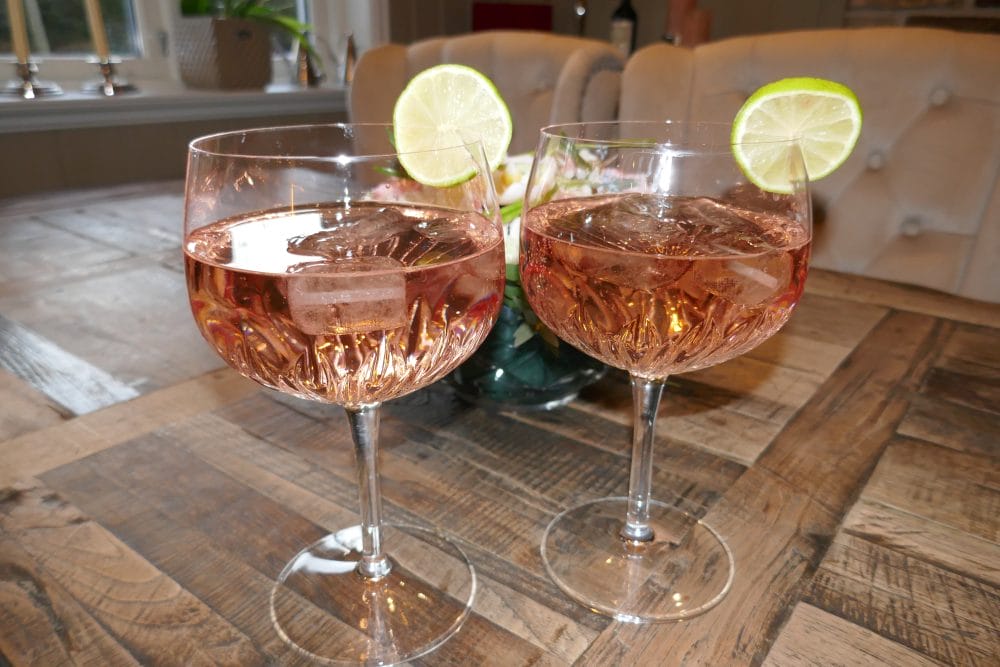 Lillet rosé tonic