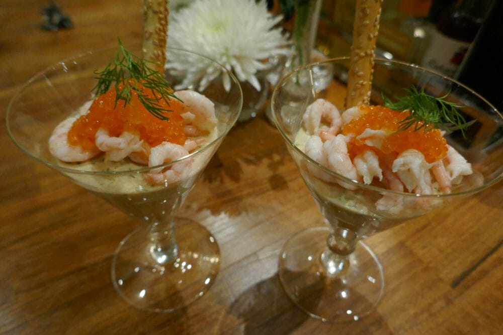 Laksemousse med reker, rogn og dill Laksemousse med reker, rogn og dill