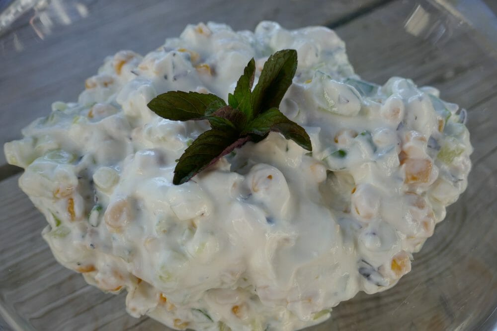 Yoghurtsalat med mais
