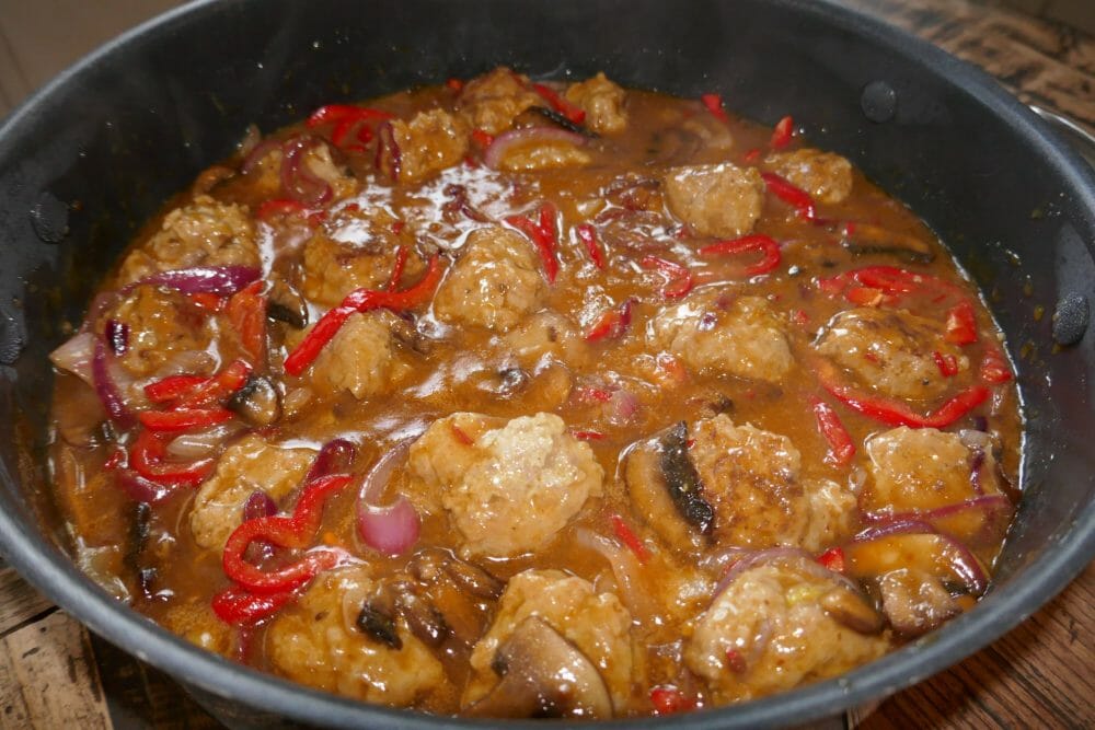 Vietnamesiske kjøttboller i saus