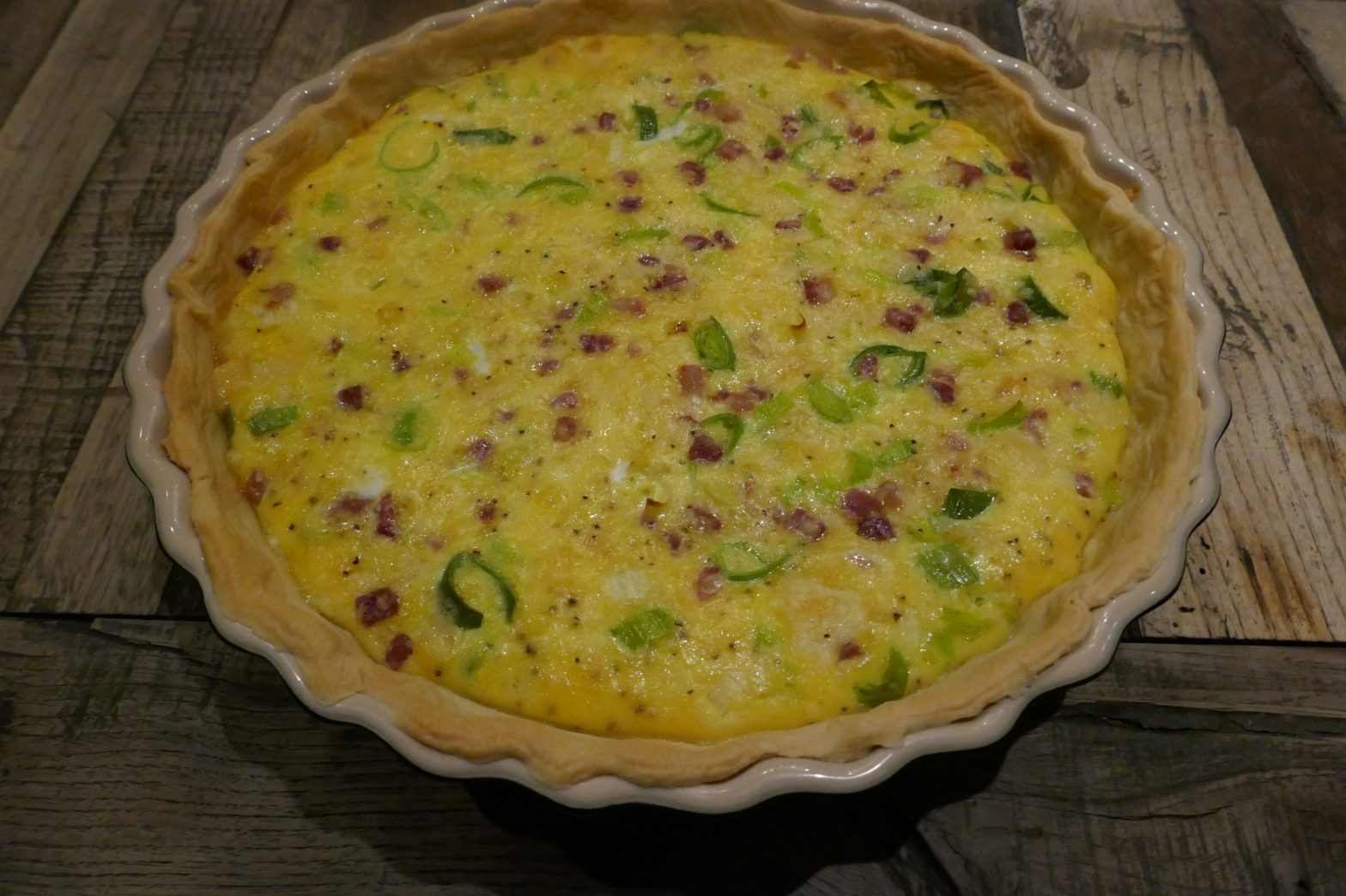 Västerbottenpai med bacon, purre og løk