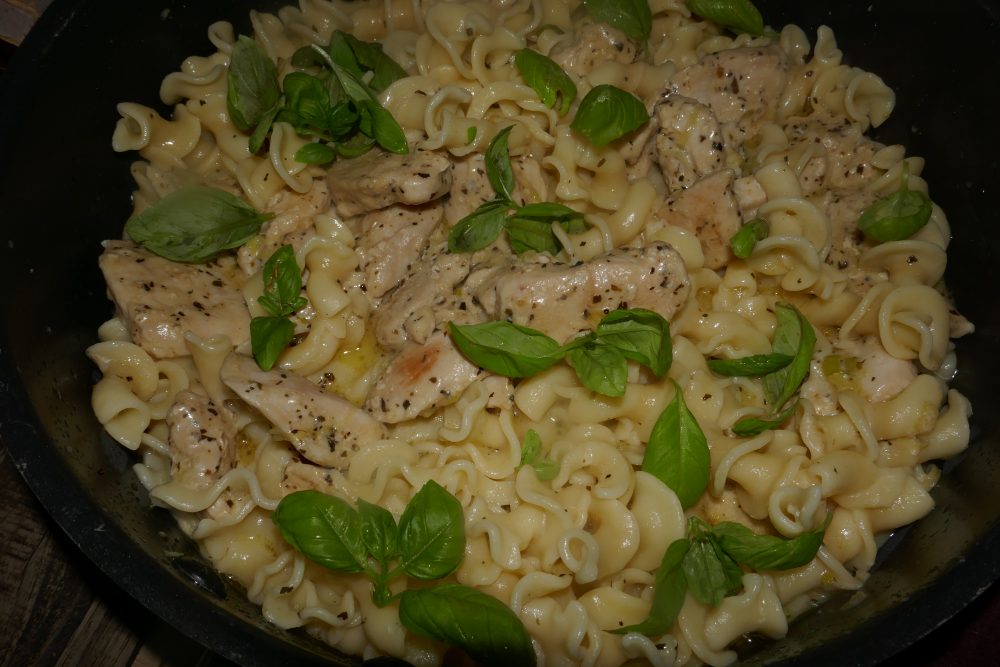 Pasta Alfredo med kylling AperitivoMat.no