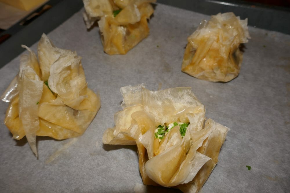 Filopakket fiken med chèvre før steking