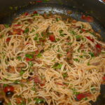Pasta med biff og sauce vierge