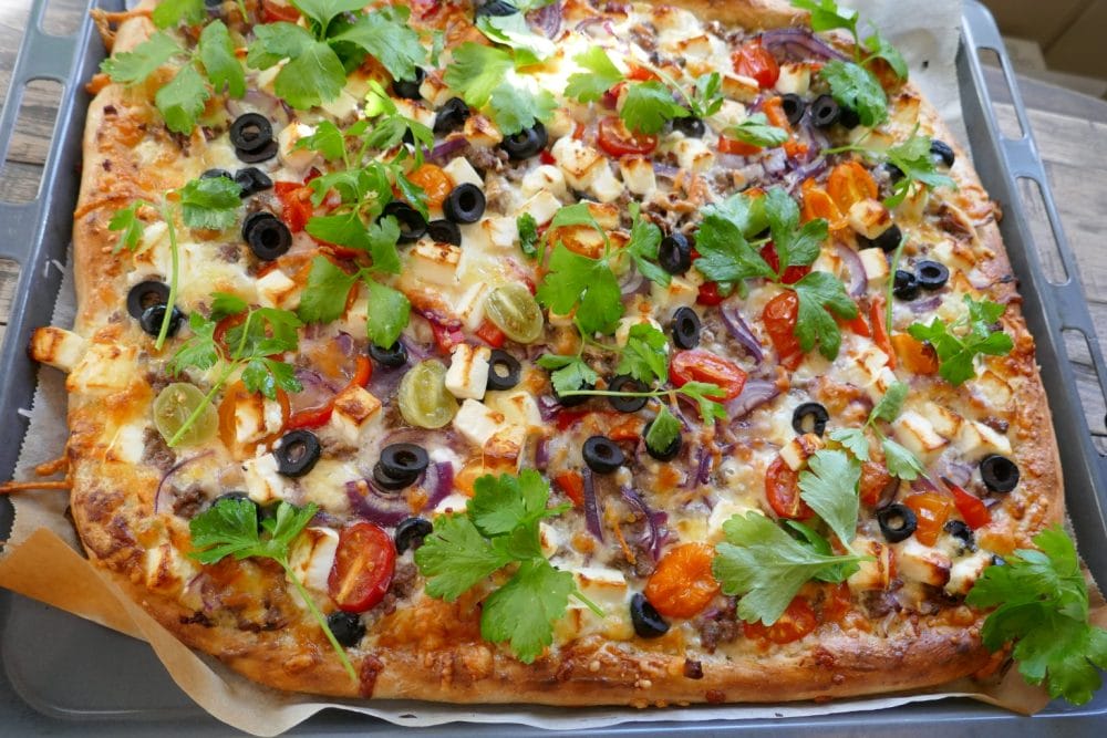 Gresk pizza med kjøttdeig