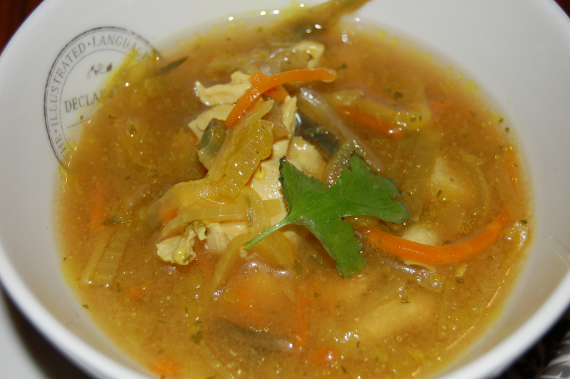 Lettvinn kyllingsuppe med karri